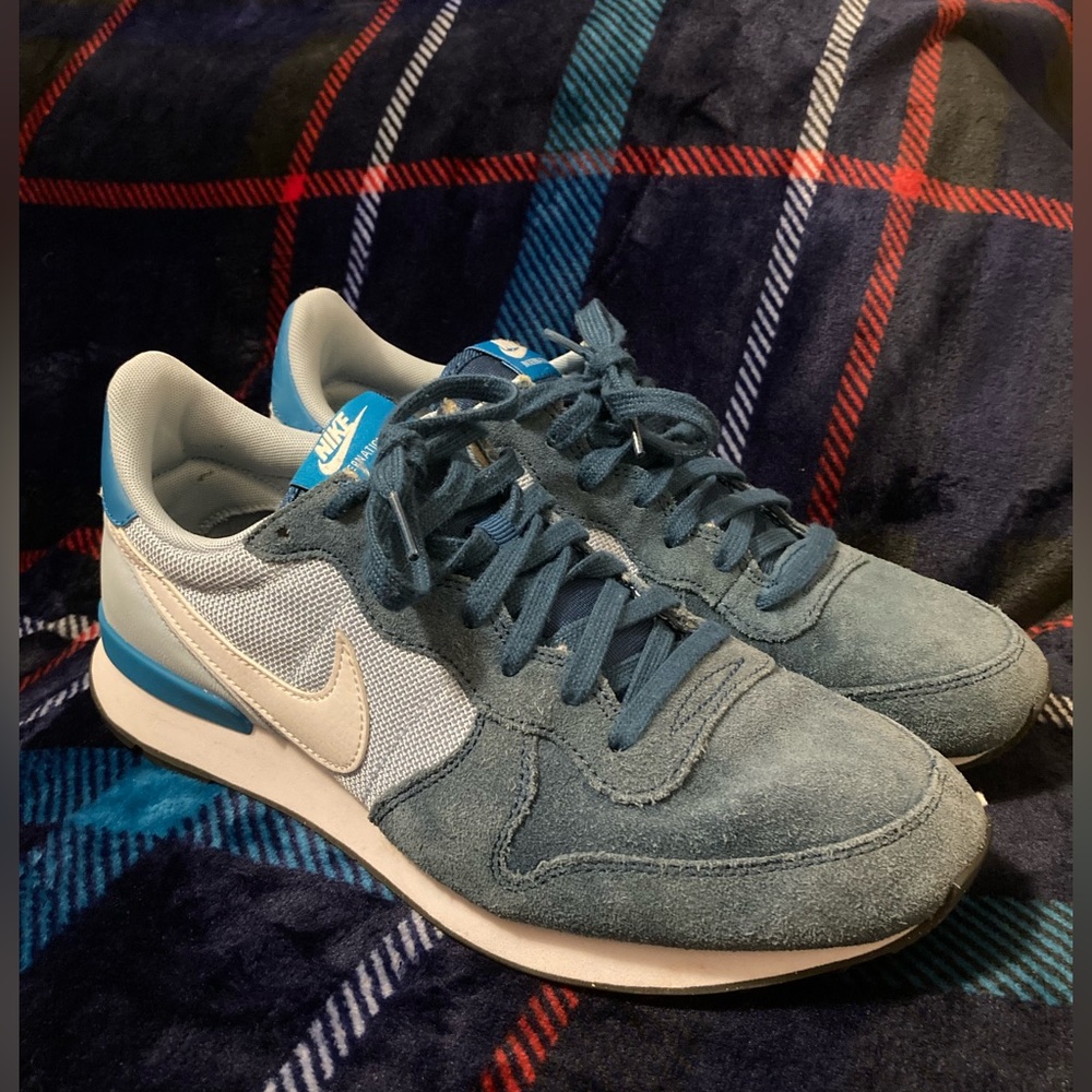 Nike Internationalist Force Blue.